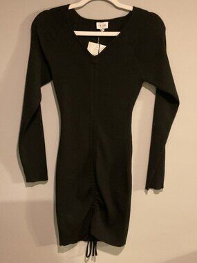 LE LIS NWT RUCHED LONG SLEEVE DRESS